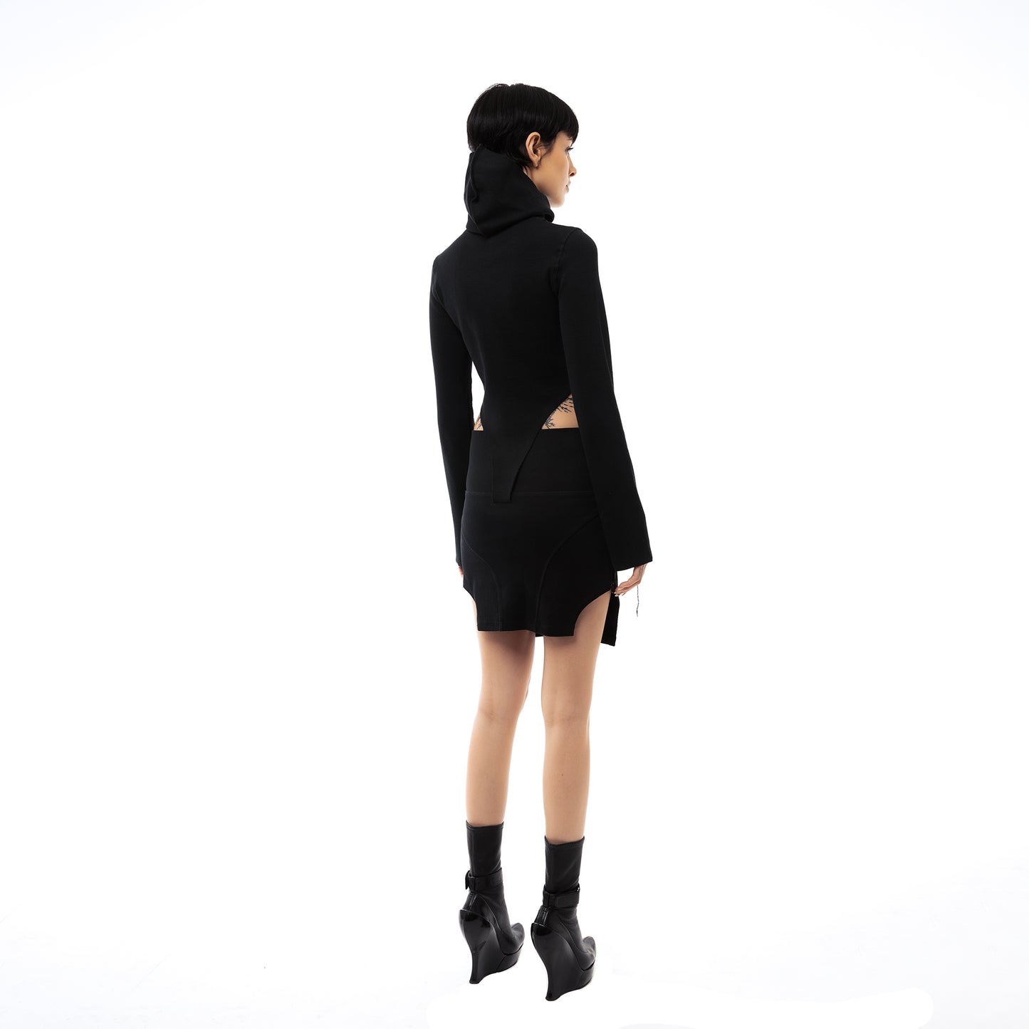 ERROR NYC : Rawline Balaclava Cropped Turtleneck (Black)