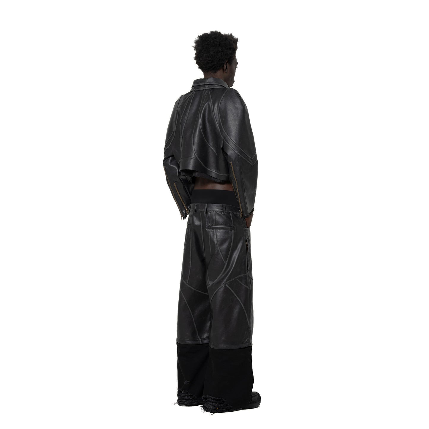 INUIT : Cropped Leather Polar Code (Black)