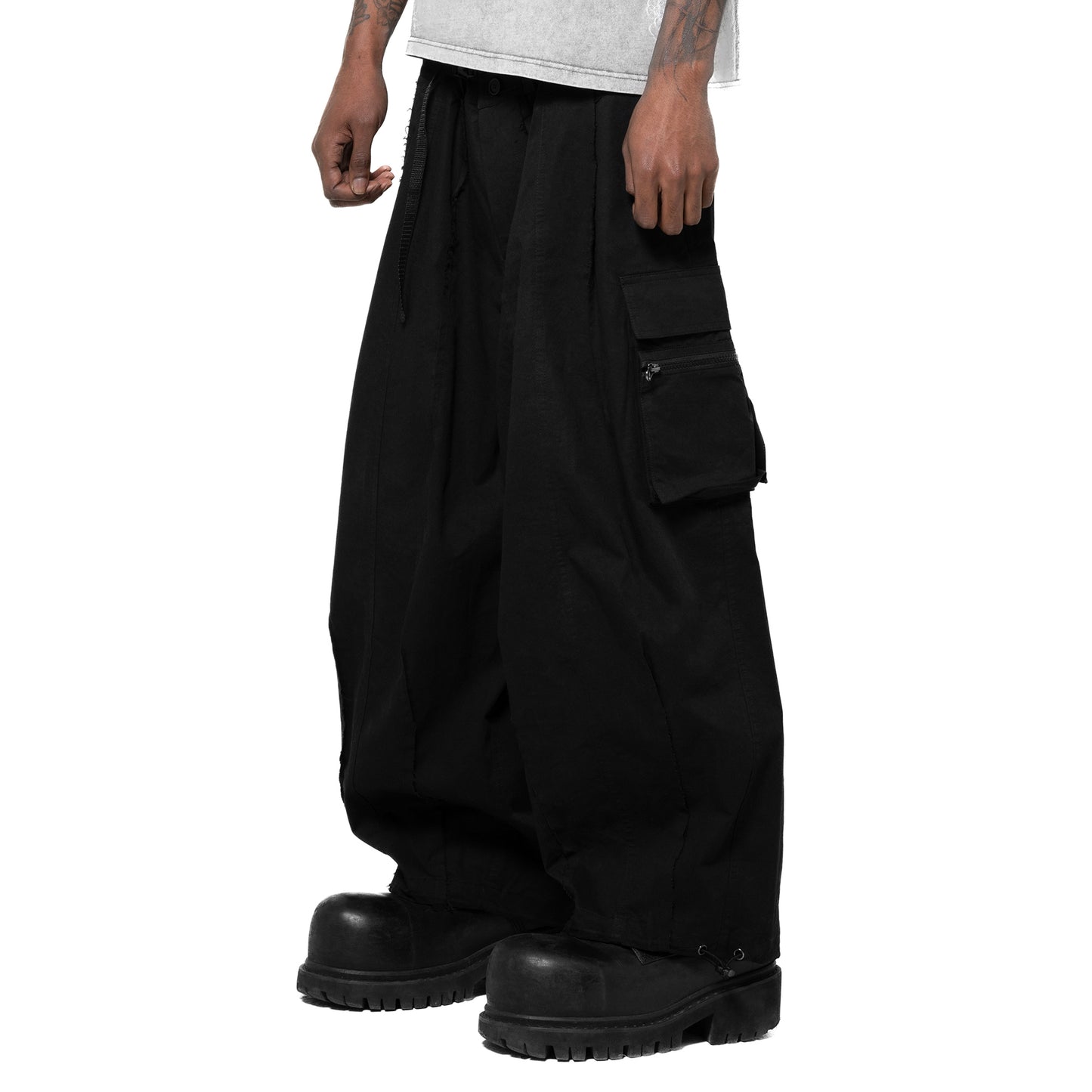 ERROR NYC : Jar-shaped Pants (Black)
